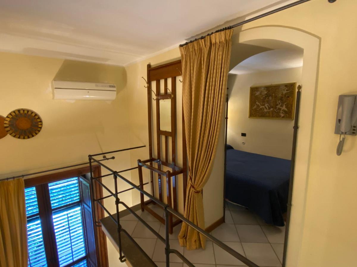 Voile Rouge Apartment Palermo Exterior photo