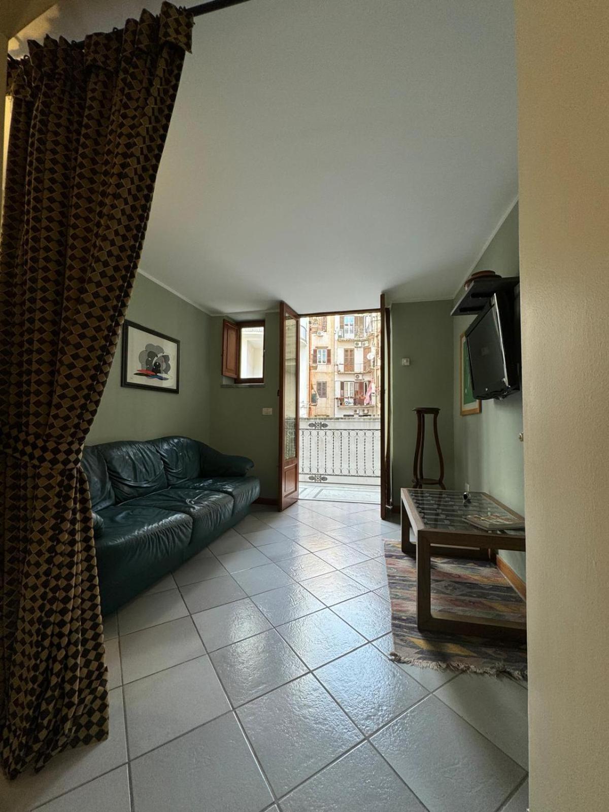 Voile Rouge Apartment Palermo Exterior photo
