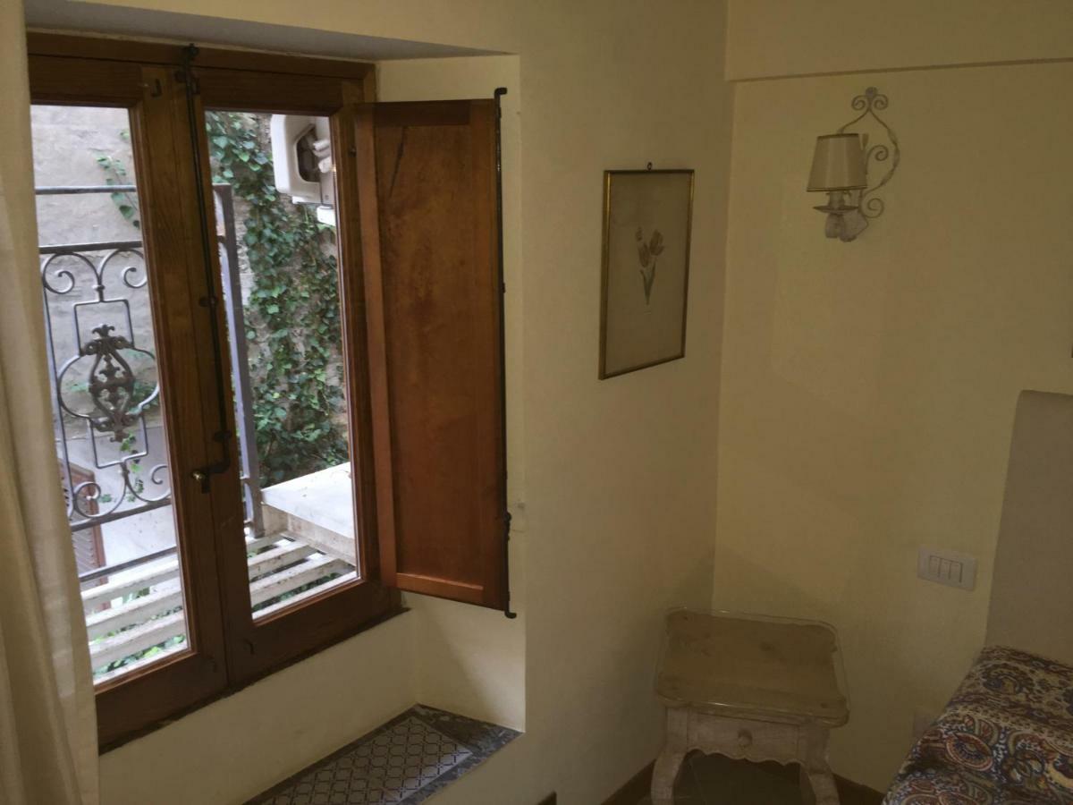 Voile Rouge Apartment Palermo Exterior photo